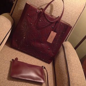 ALAIA Studded burgundy Tote